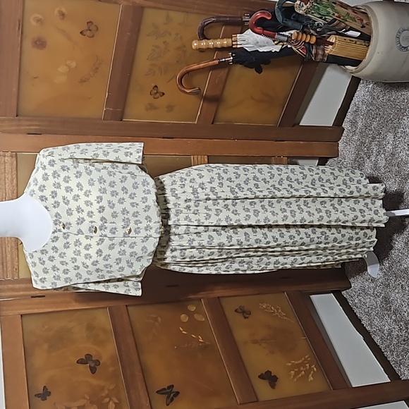 Vintage Buttery Yellow Floral Day Dress - Picture 10 of 15